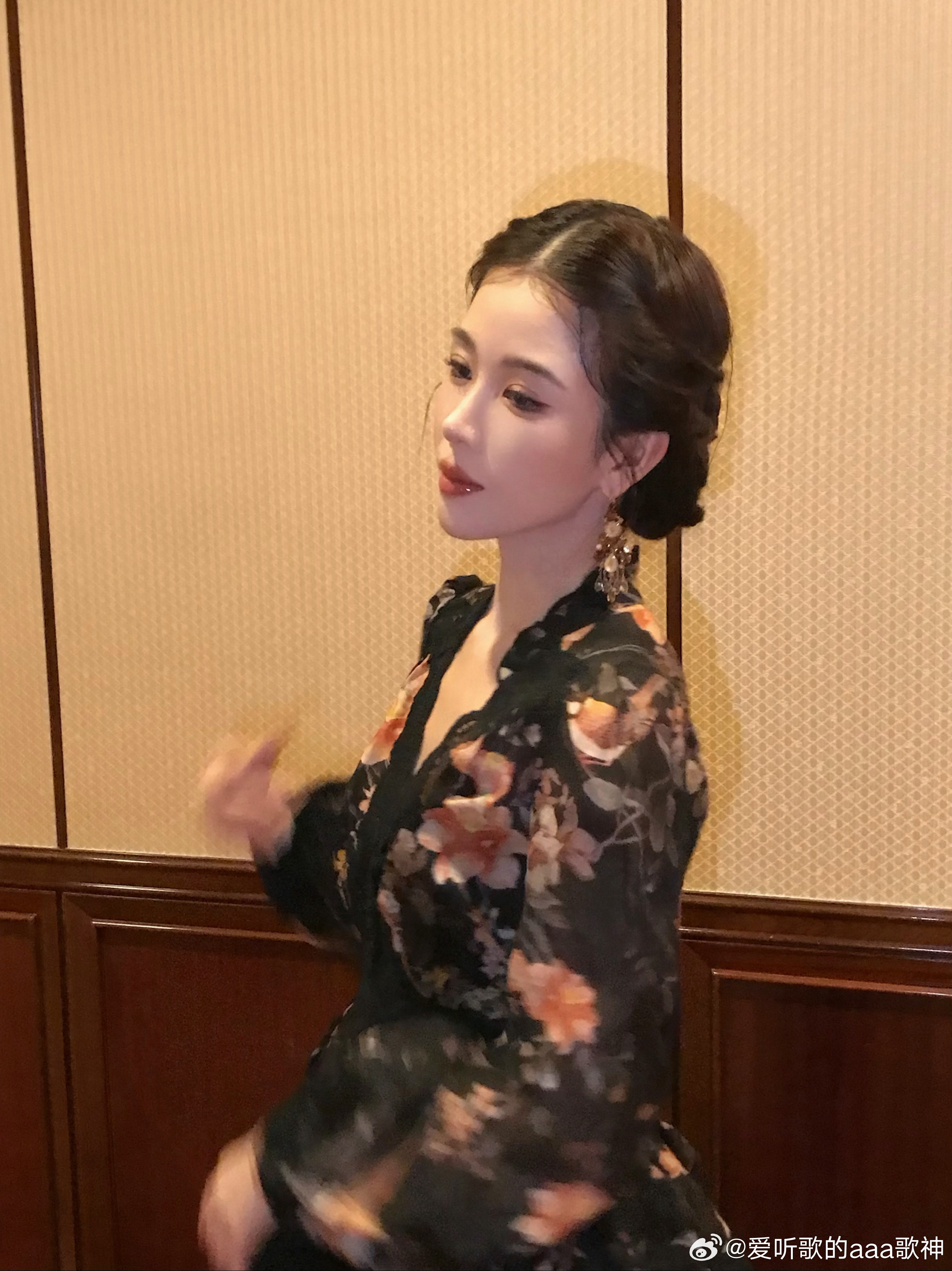 新搞了一个发型好看不