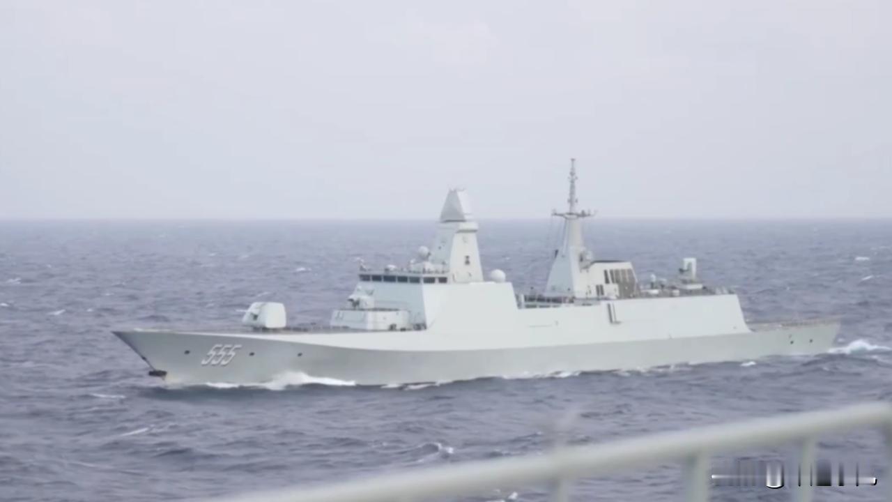 这三艘舰，组成的编队，到底是怎样的存在？没想到，真的万万没想到，2025年最