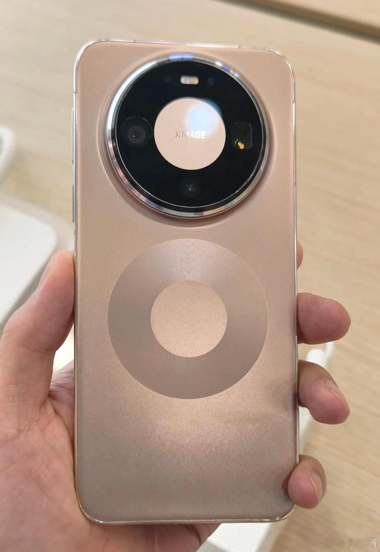 华为Mate80系列，我觉得优先买Mate80ProMax，最高8000尼特