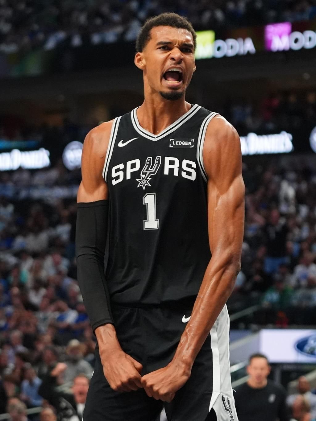 文班亚马反超亚历山大，登顶最新一期MVP榜1️⃣文班亚马上期第32️⃣亚历山大