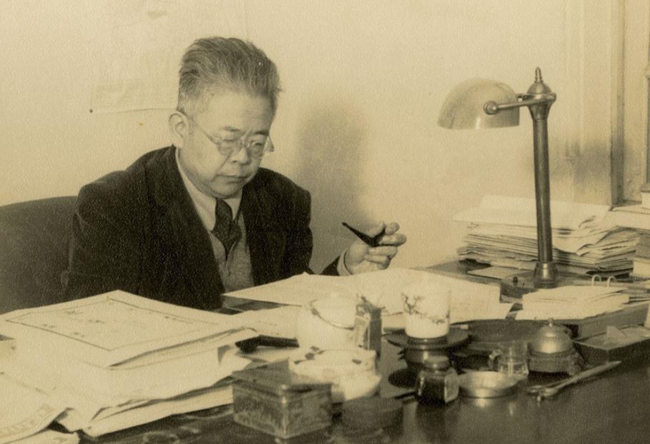 1949年1月，傅斯年准备前往台北担任台大校长。临行之际，他再次找上自己的表妹曾