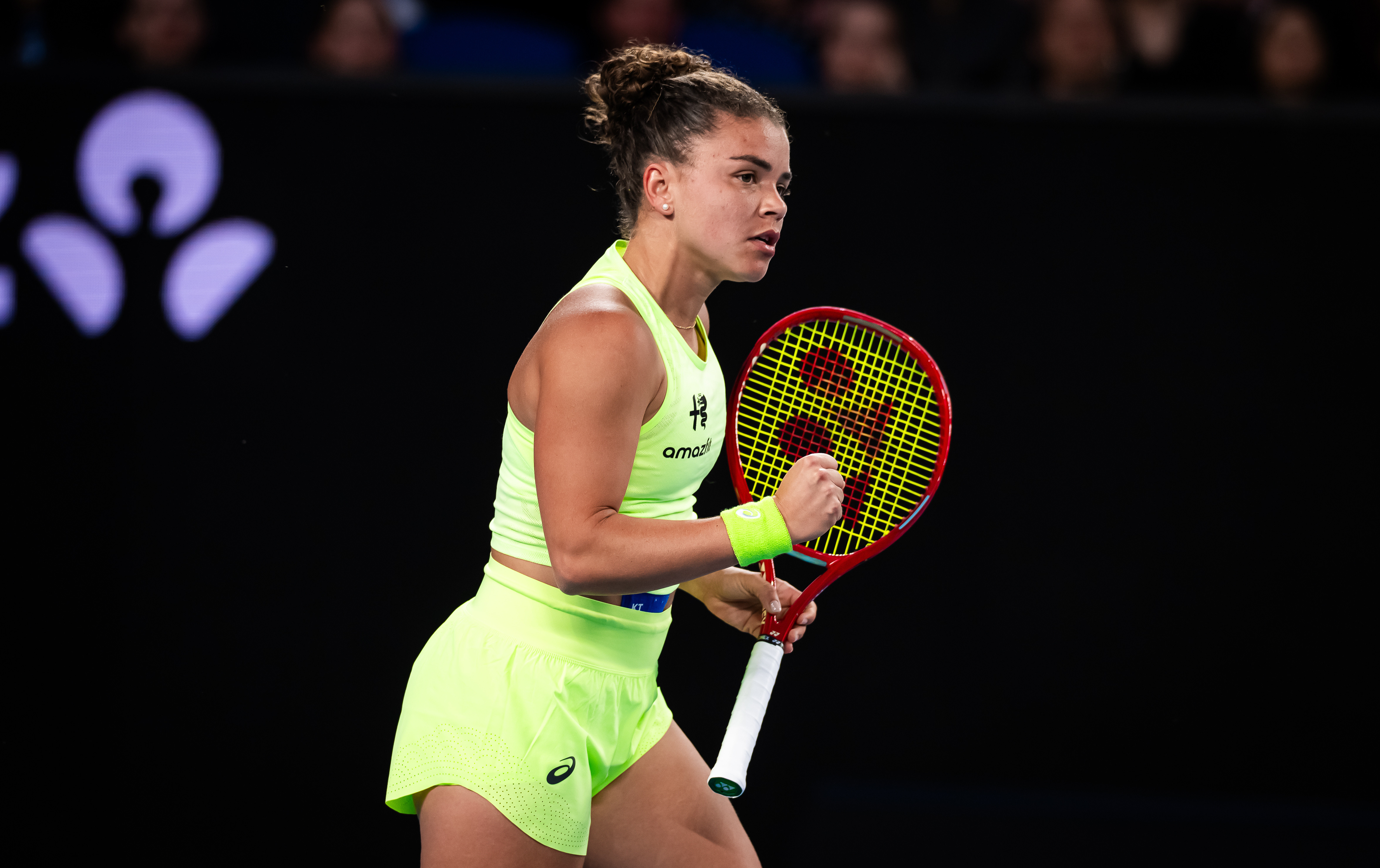 鲍里妮继续前进👣澳网2026女单第二轮，7号种子鲍里妮以6-26-3击败弗