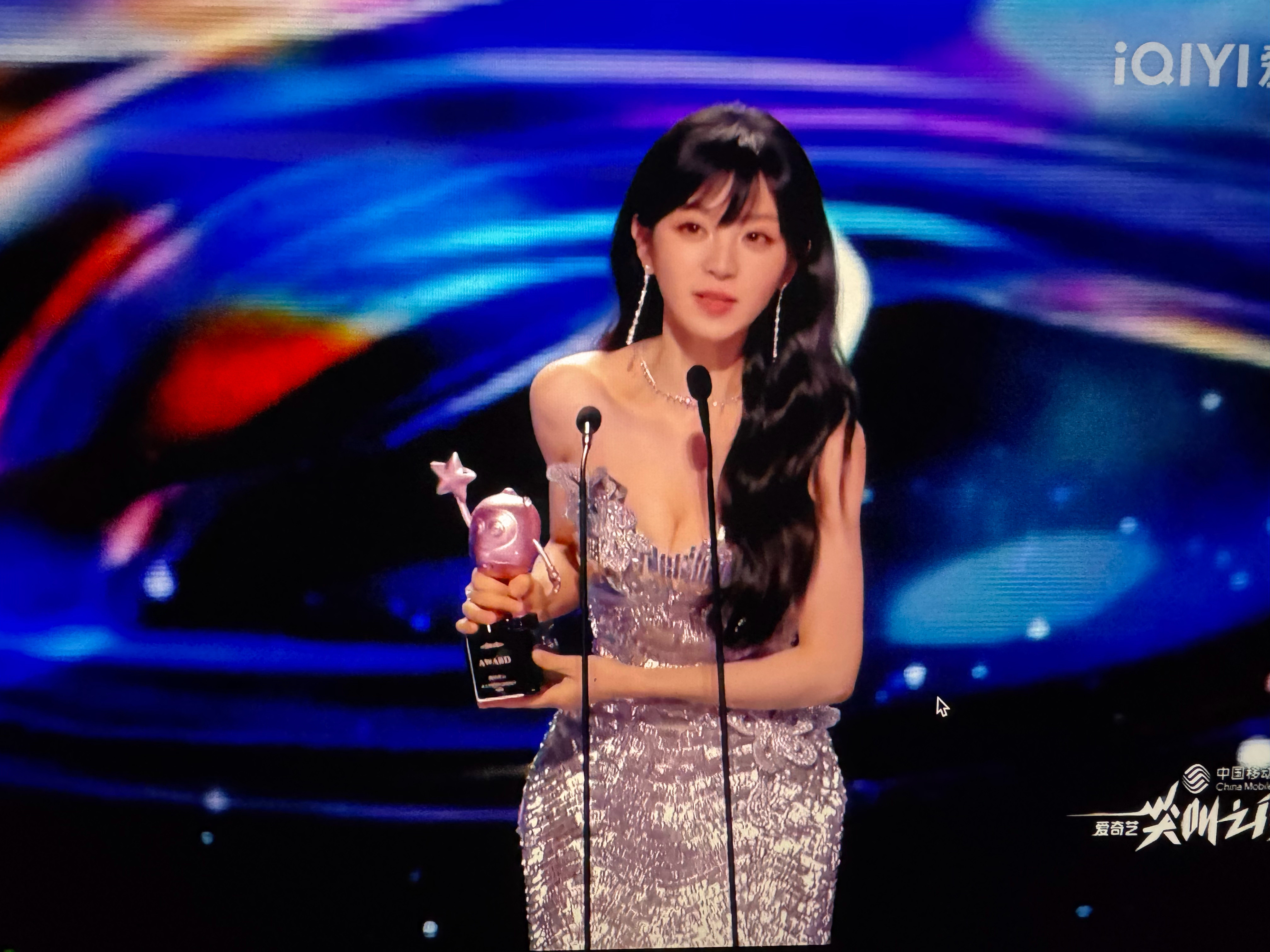 好喜欢田曦薇！想经常发她红稿！但是每次发的时候薇薇粉丝都不来我这