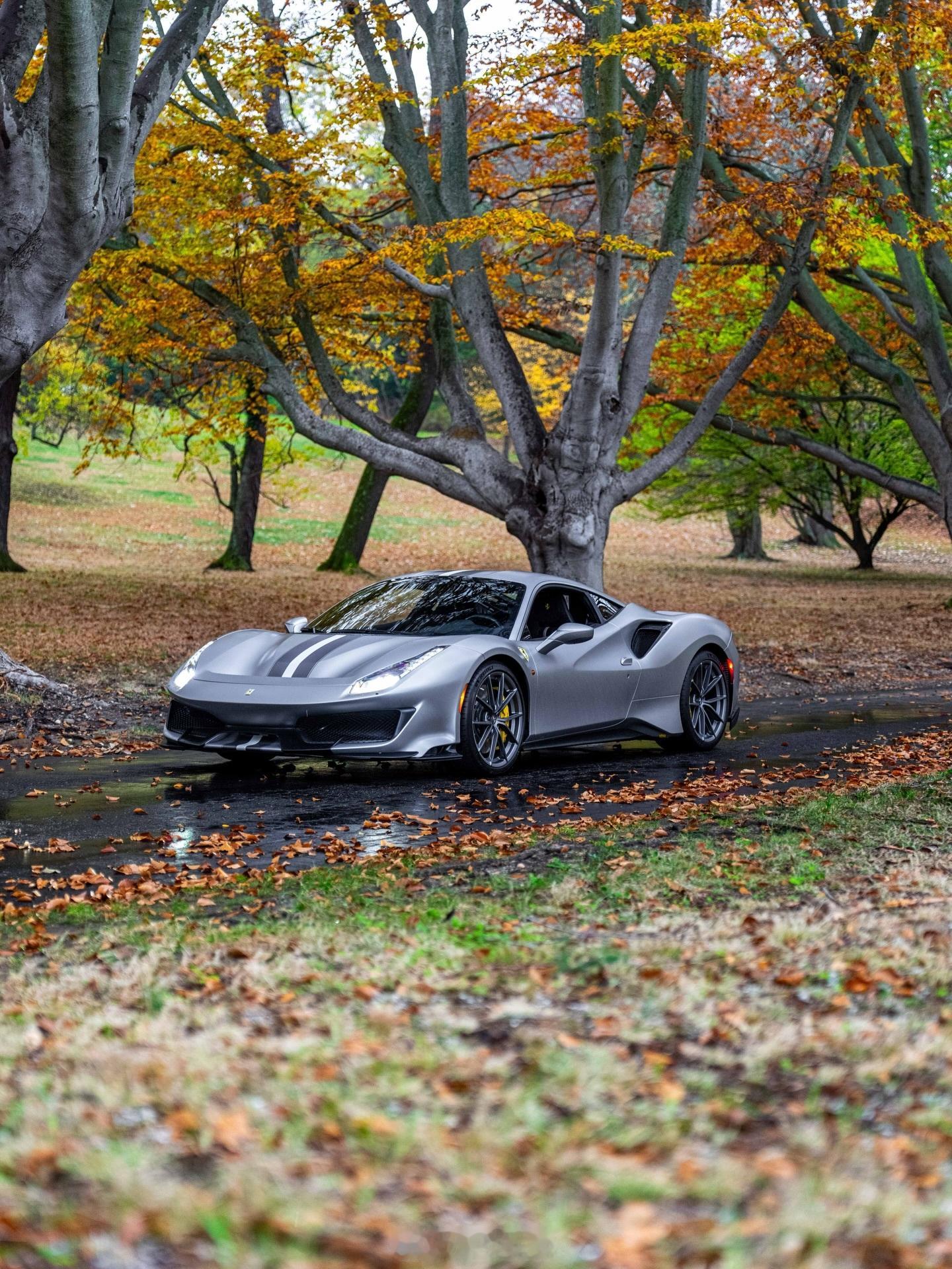 银外黑内法拉利488Pista国内有这种车况的Pista确实少见3wkm出头