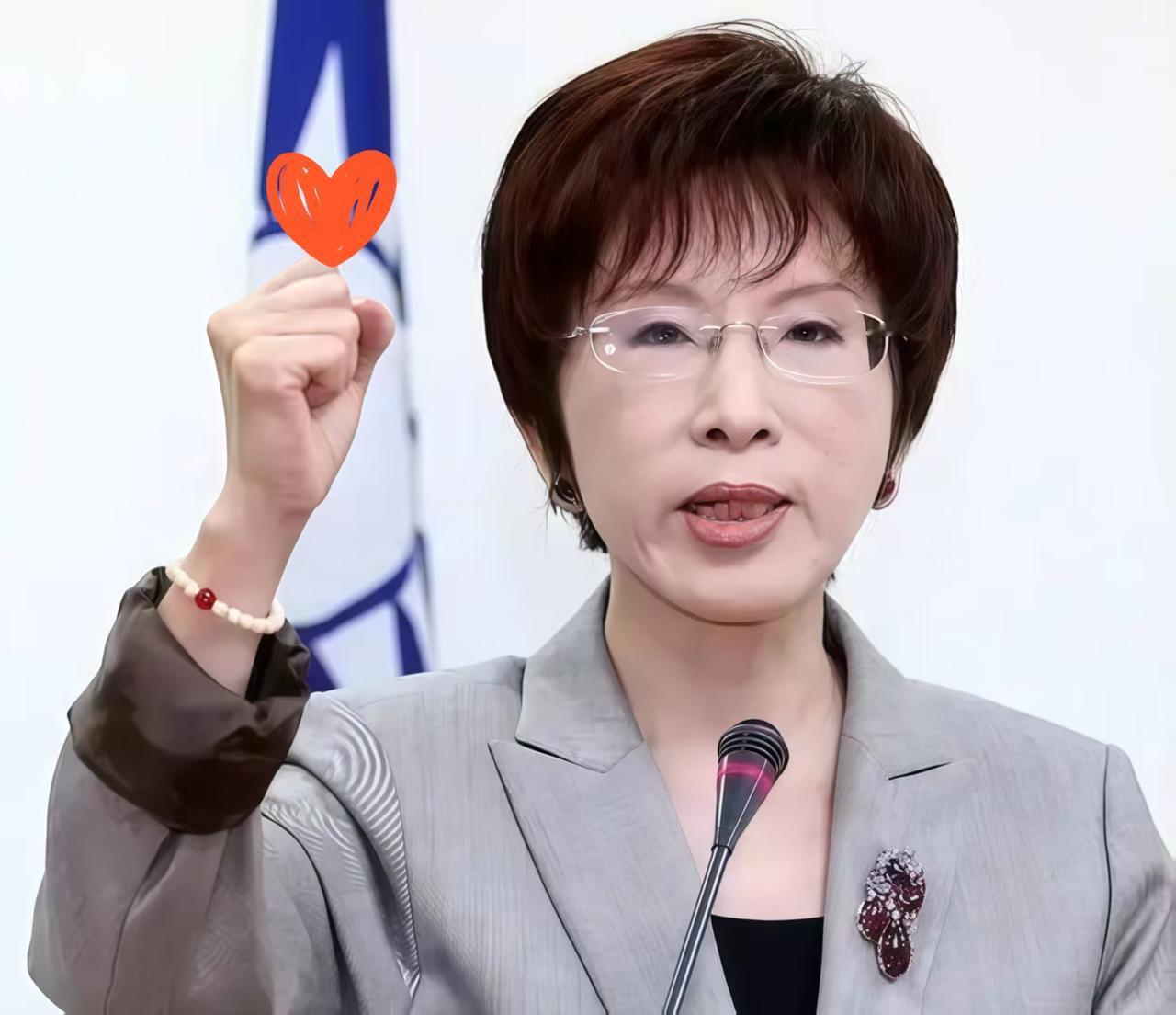 这下好了全国人民都知道了洪秀柱这回是真敢说，直接一句“小日本”把那层遮羞布