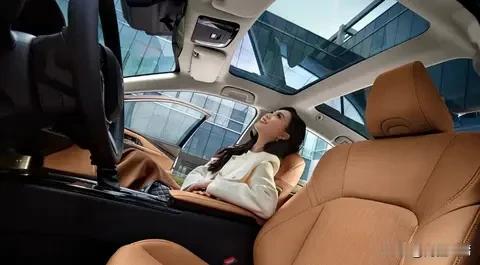 智驾还降价！2026款凯美瑞上市，雅阁帕萨特遇劲敌近期，2026款丰田凯美