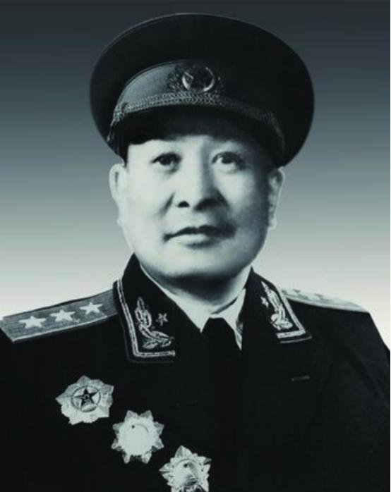 1949年，74军军长邱维达被俘，钟期光拿着战俘名单，看到他的名字后，愣了一下，