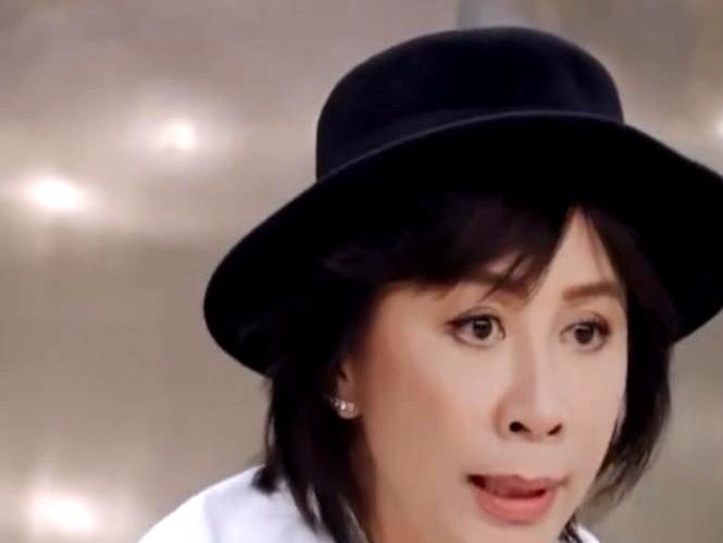 最近网上瞎传刘嘉玲和张柏芝不和，说张柏芝停录综艺是被刘嘉玲“踹走”的。结果呢？张