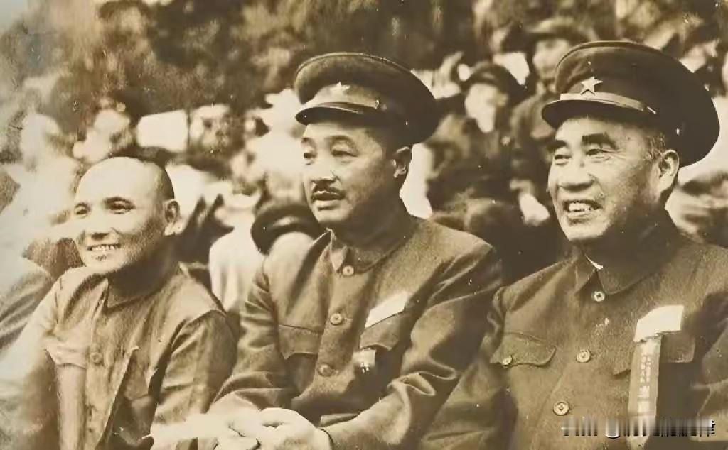 1934年贵州会师，中央一句模糊指令，贺龙当场摔杯离席！事后才懂这是最高智慧