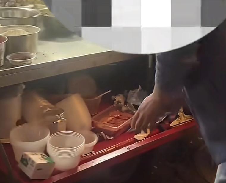 以后成都旅游，大家都吃点好的吧，相信最近很多人都刷到了这个视频。成都春熙路一家老