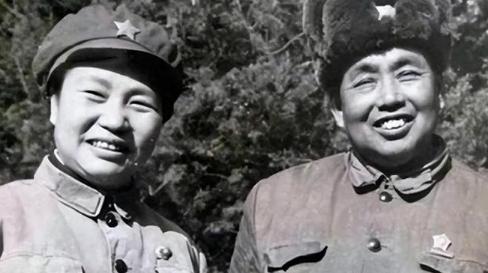 1933年，许世友听说部队里有一位来自武当的女高手，便打算和她比试一下。于是他满