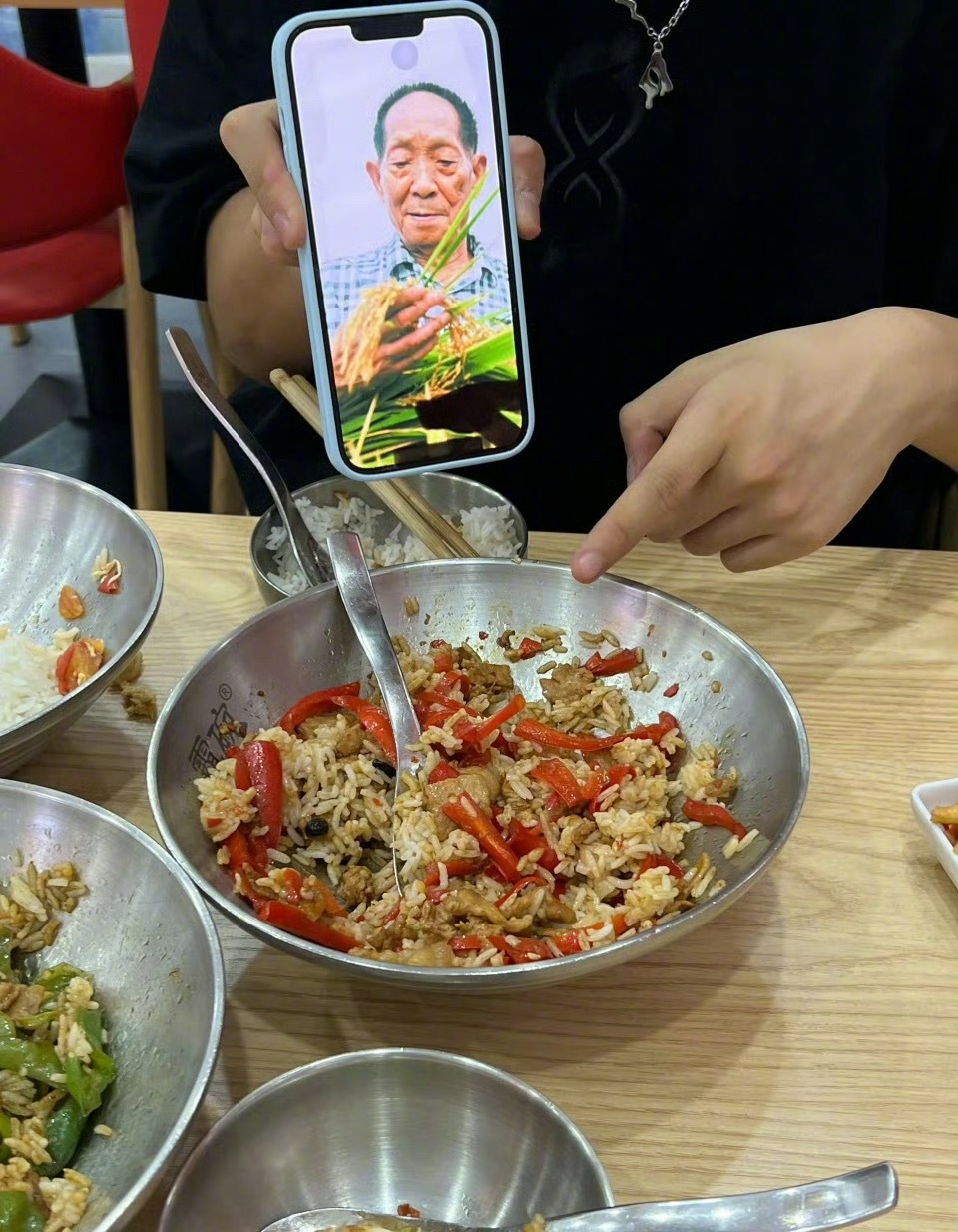 “当我吃不下的时候我的朋友这样做”​​​
