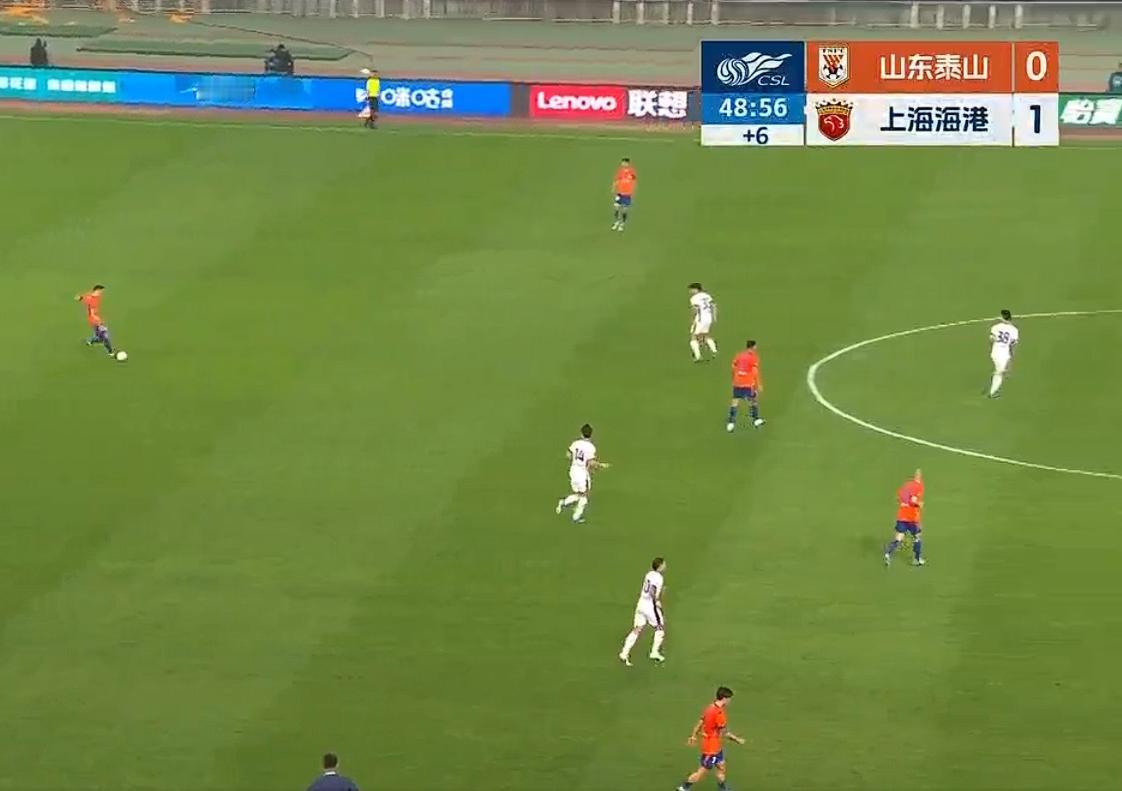 三后卫让韩鹏迷失在了中超赛场上……连海港都不认为自己可以拿分，毕竟上一场被申花