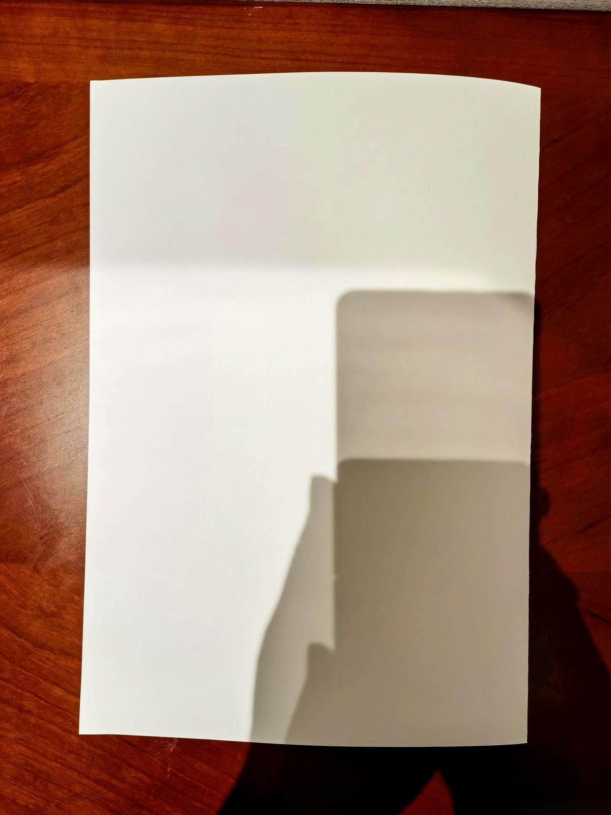 “没笔没本，你在会场像个傻子！”这声音不是别人吼的，是我自己心里在骂自己。几十