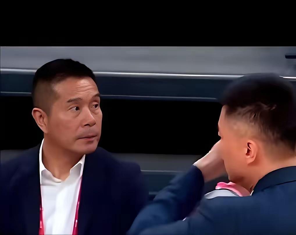 这次广东球迷说，广东男篮盈利8,000万，和之前周琦转会北京男篮，广东球迷说广东
