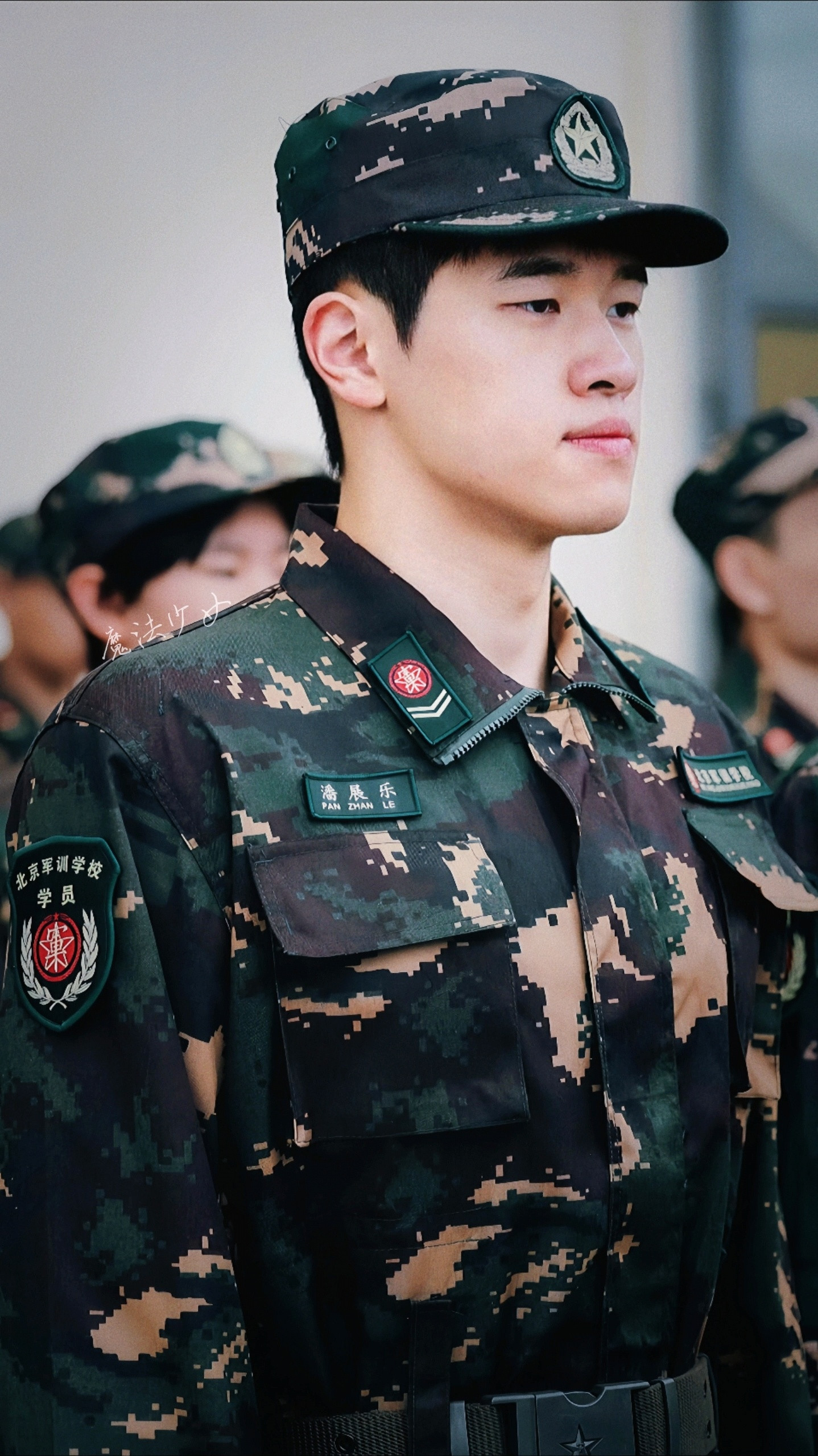 好配吧我家两棵小松树