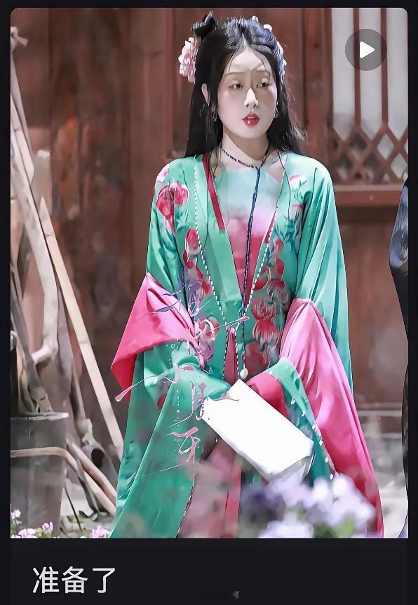 虞书欣的替身五官居然比本尊更立体，剧里的这身衣服是认真的吗？满满廉价青楼风格啊！