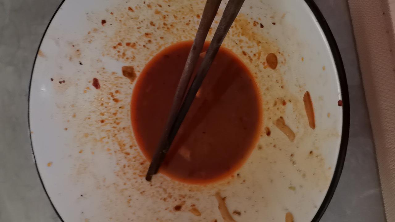 夫妻十大戒，一定要背下来，关键时刻太管用了！一戒：当着外人的面争吵。二戒：在