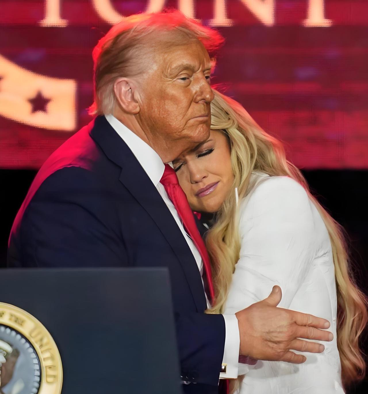 特朗普为啥拼了命都要去当总统，因为很赚钱。 别看他把每年40万美元的总统工资