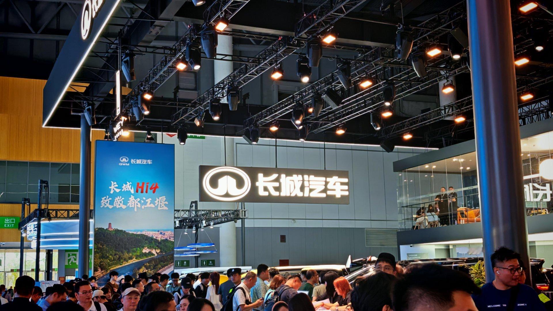 全新坦克500上市坦克展台绝对是1号馆的顶流，全新坦克500这波操作真的秀——