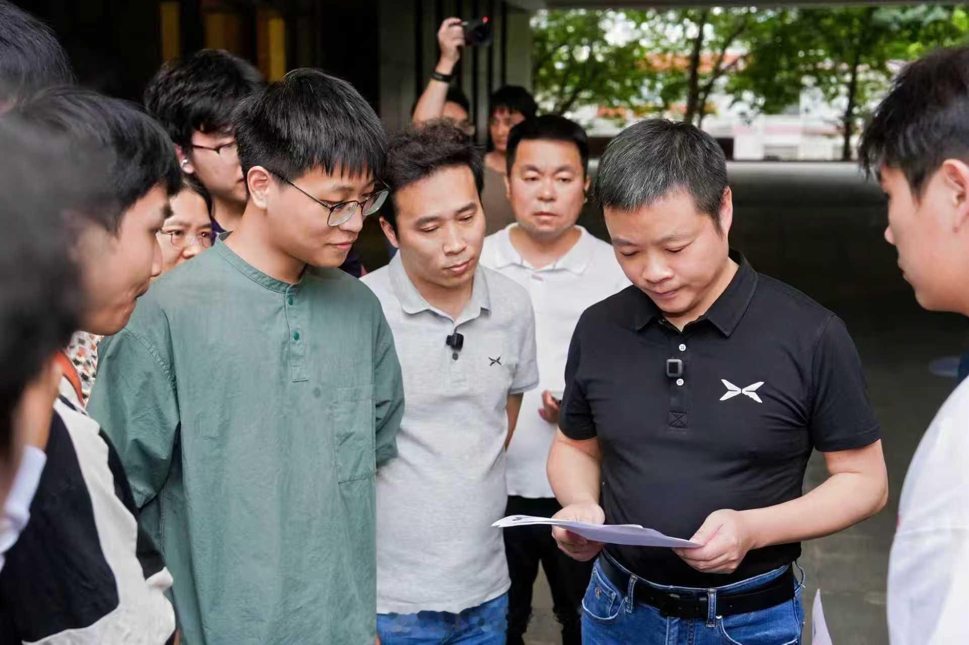 何小鹏华工现场BOSS直聘9月19日，小鹏汽车2026届全球校招宣讲首站落地华南