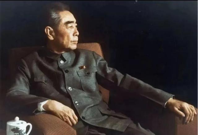 1973年，一架巴基斯坦波音机从北京起飞，刚升空4分钟，一个发动机就着火了。巴航