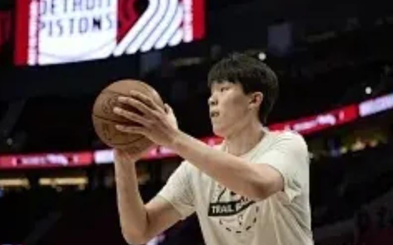 湖人队116:132不敌开拓者，我有2个不可思议1、湖人队首发5人，竟然有2