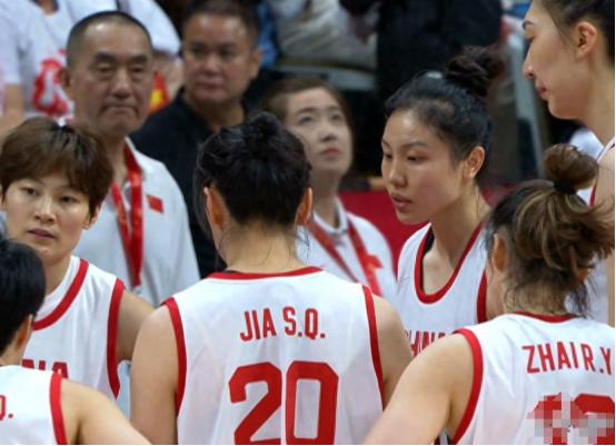 中国女篮13分不敌澳洲，网友给球员评分：2人优秀，3人及格，7人低迷 中国