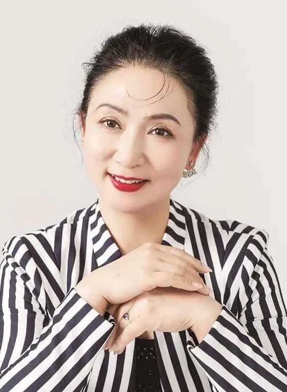 陈丽云被称为国家一级演员，却没人知道她有什么代表作，查了才知道，演艺圈里只要达到