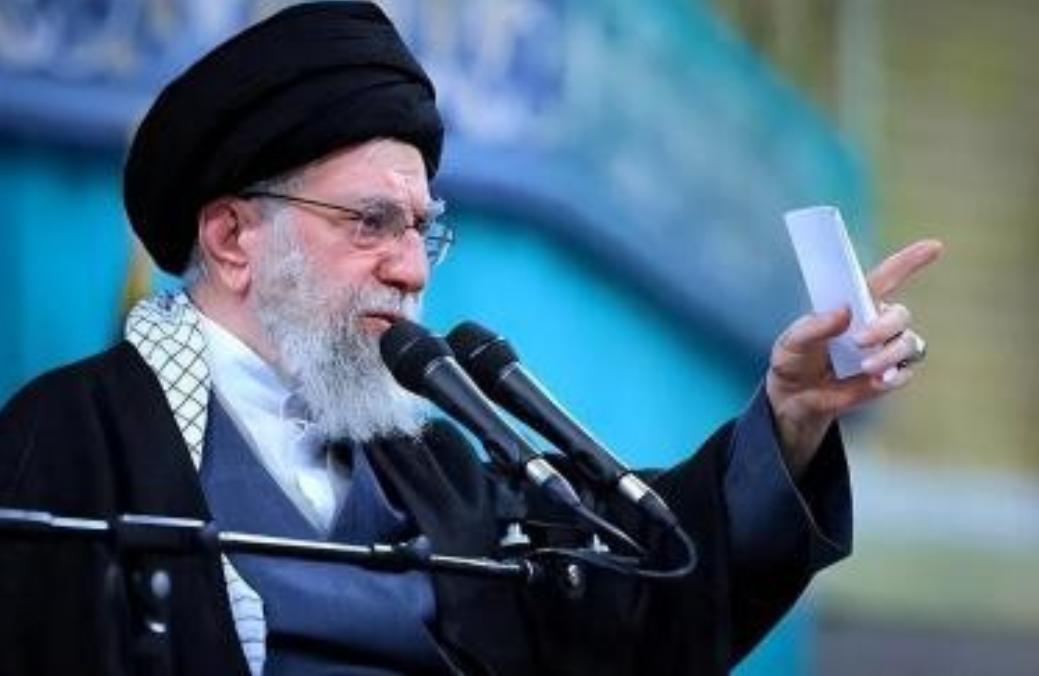 沉痛悼念，哈梅遗照送入白宫，美方终究上当了，美媒目光转向中方2月28日那场空