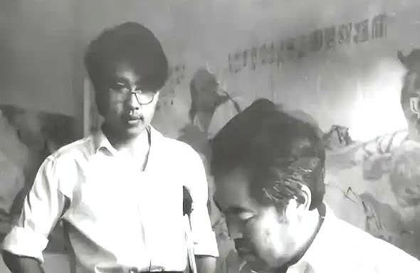 范曾抢了须遵德的老婆张桂云，两个儿子也改姓跟了范曾，但须遵德才是最有可能笑到最后