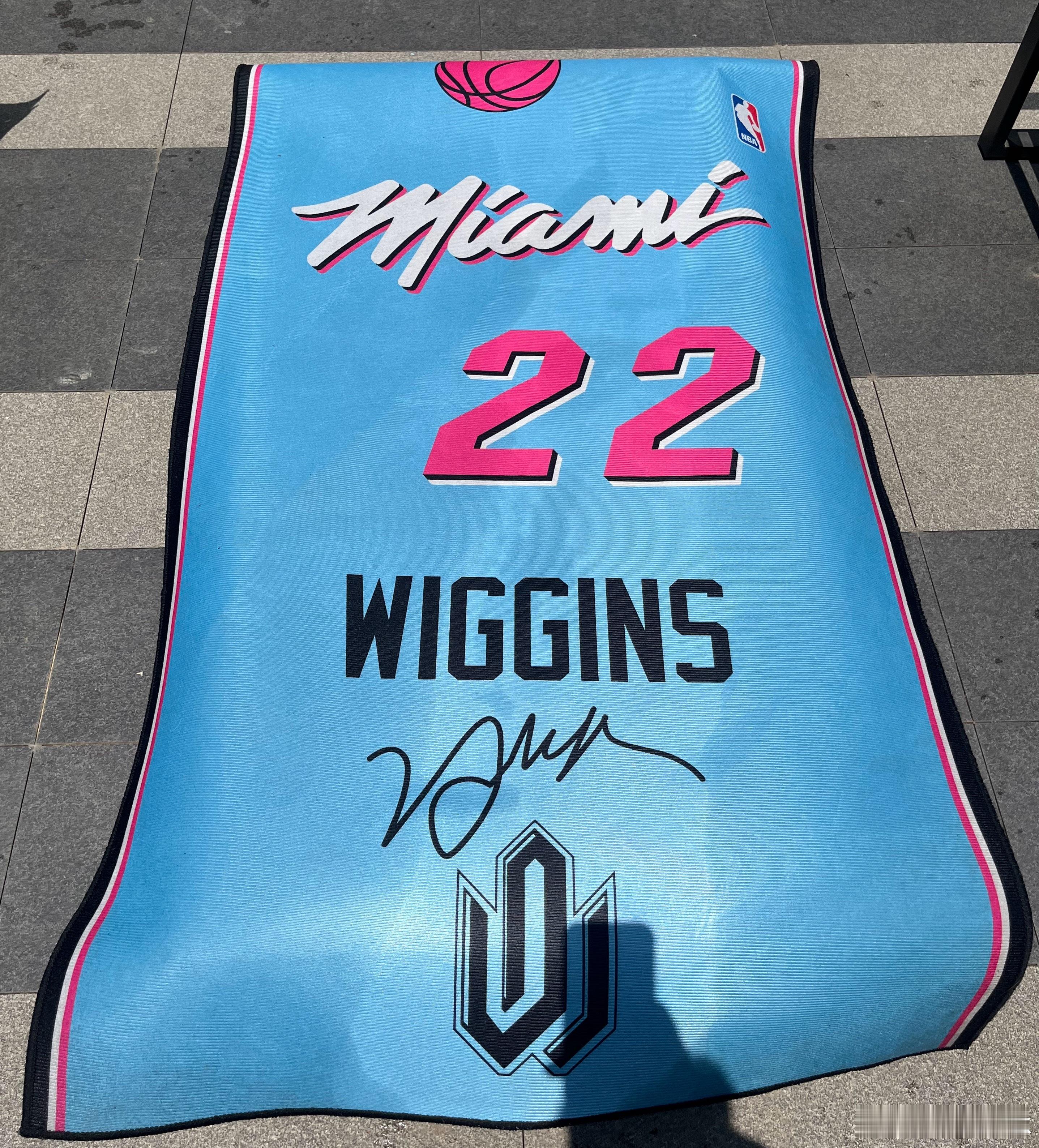 天气好，热火22号地毯该出来透透气了🌞湖人vs火箭