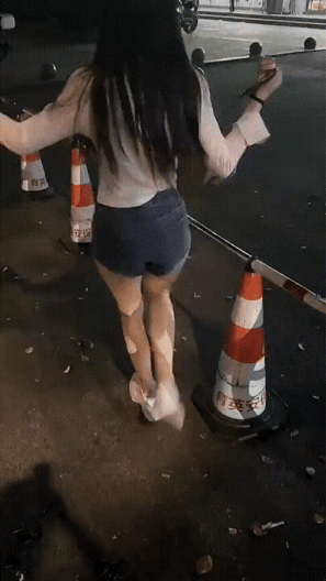 腿长就是好，毫无障碍。[笑着哭][笑着哭][笑着哭]