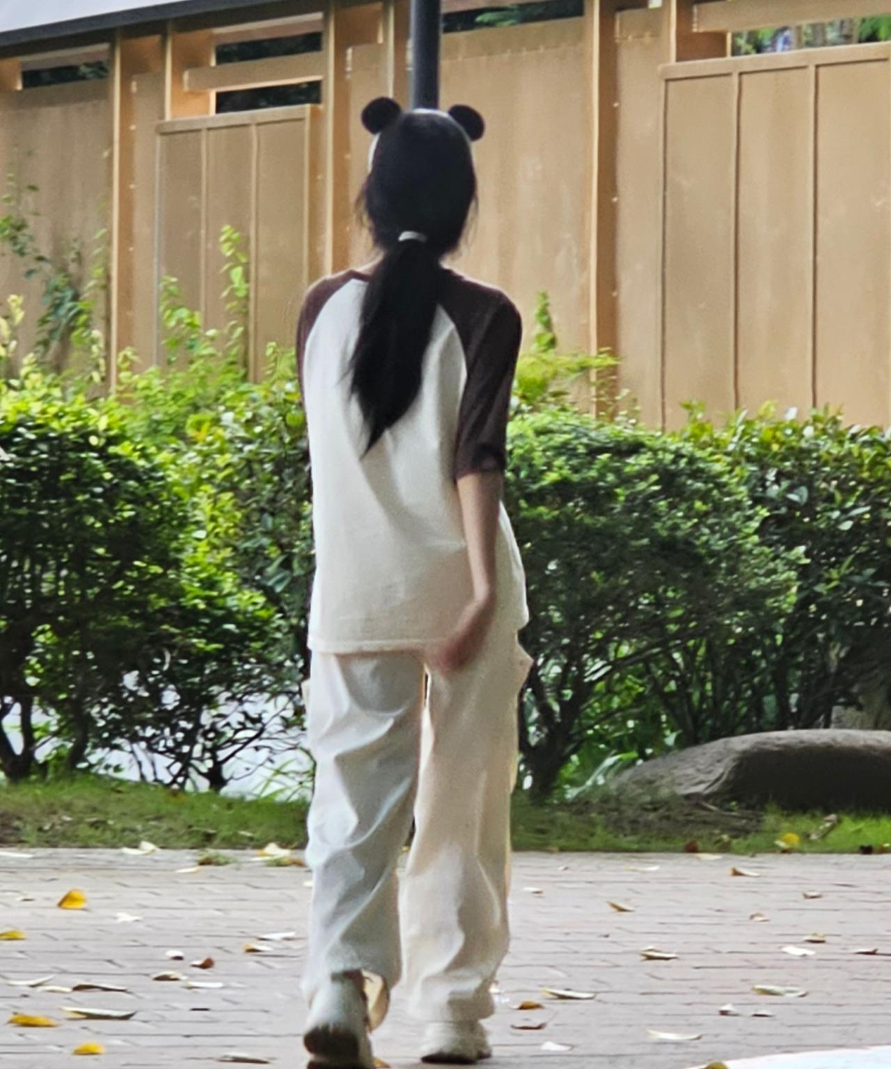 小叔子下葬后的那段日子，我老公几乎天天晚上很晚才回来，每次眼睛都红红的。不用问我