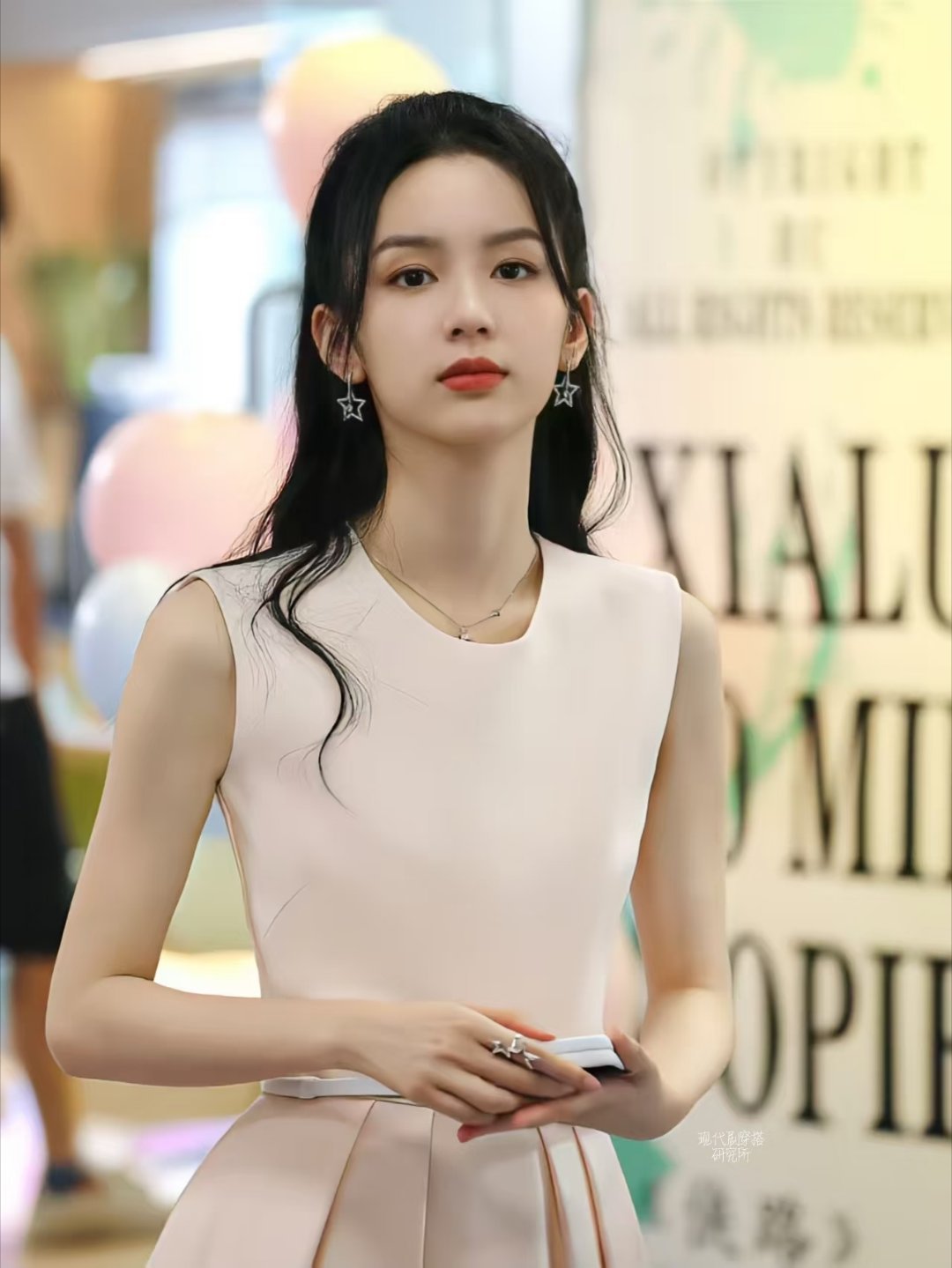 网友票选出最适合偶像剧女主的女明星：TOP9邓恩熙TOP8章若楠TOP7关