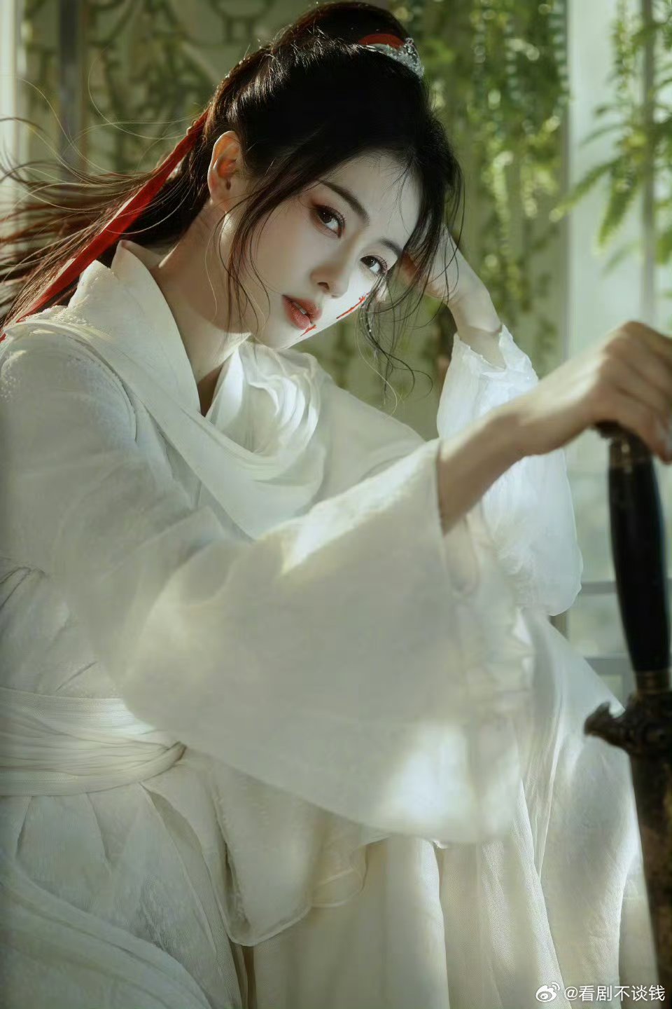 跟上白鹿新动态恭喜白鹿官宣新代言😘白鹿凭实力收割红利，如今拿下国民品牌代言