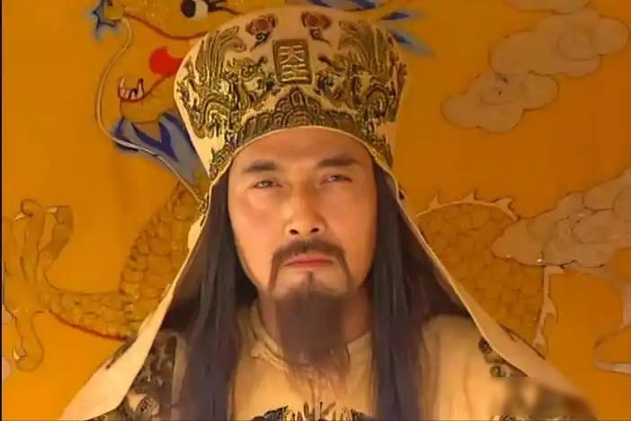 四次科举，四次落榜，连最基础的秀才都没考上。1843年，30岁的广东落第书生洪
