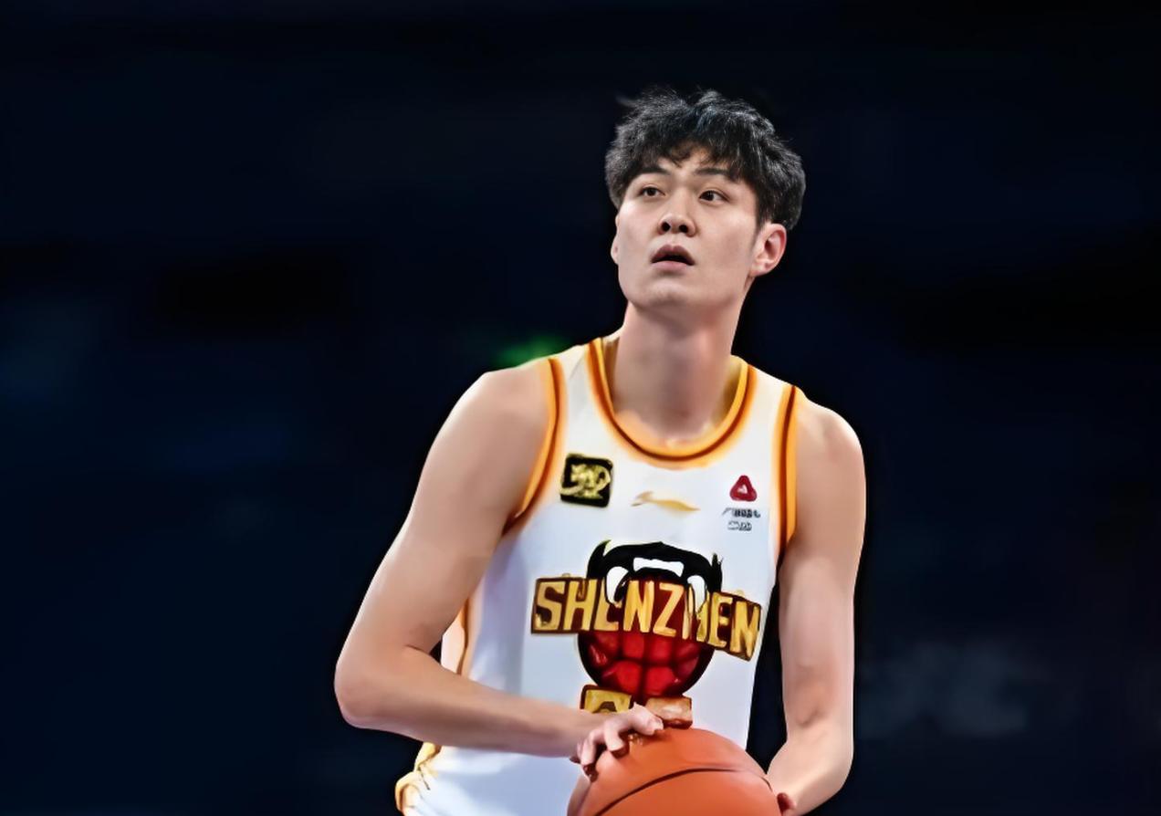 厉害，CBA名宿儿子轰33分！CBA常规赛第36轮真的看爽了！谁能想到，深圳队