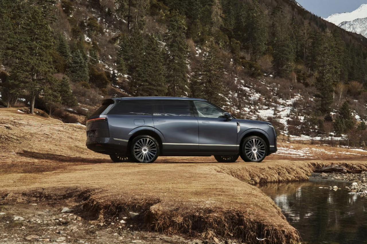 新科技旗舰小鹏GX来了小鹏真正的旗舰SUV，新能源大六座市场又一个得力之作，小