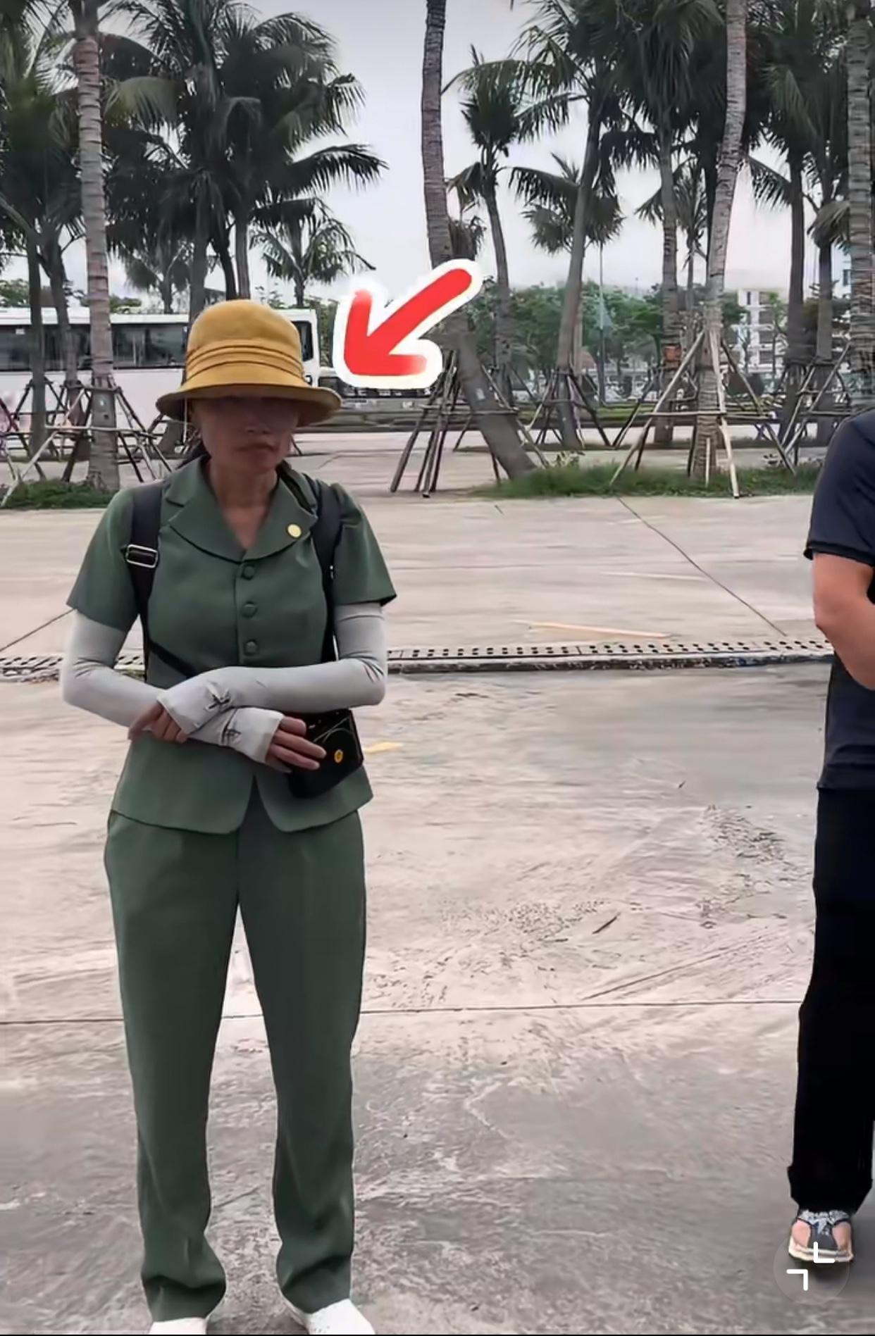 近日，一群中国游客去越南旅游，在旅游过程中他们碰到一个女子污蔑中国，虽然身处国外