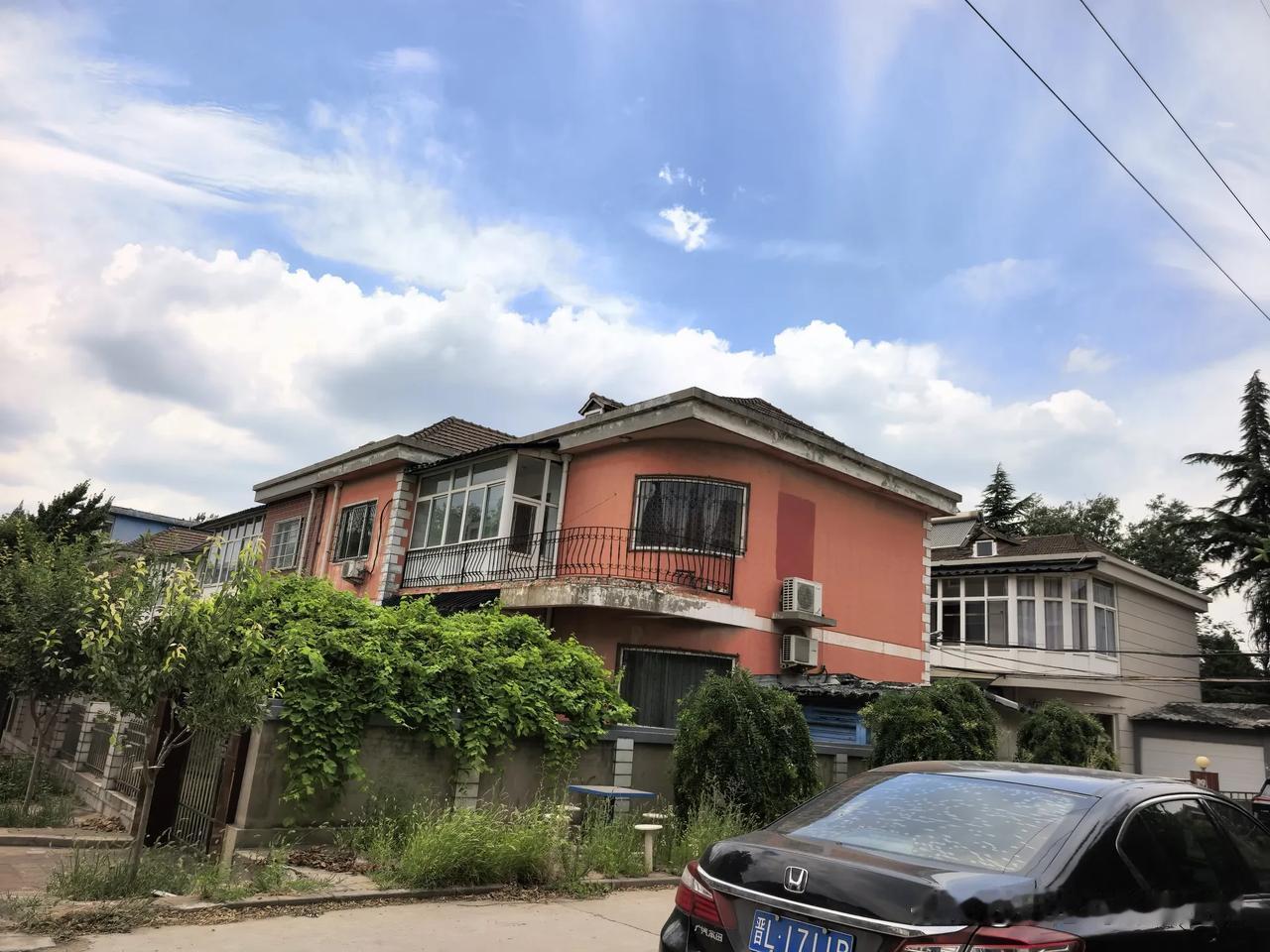 前天发退休工资了，“还没有涨”接到短信的同事第一时间就在退休群里发出了通知。