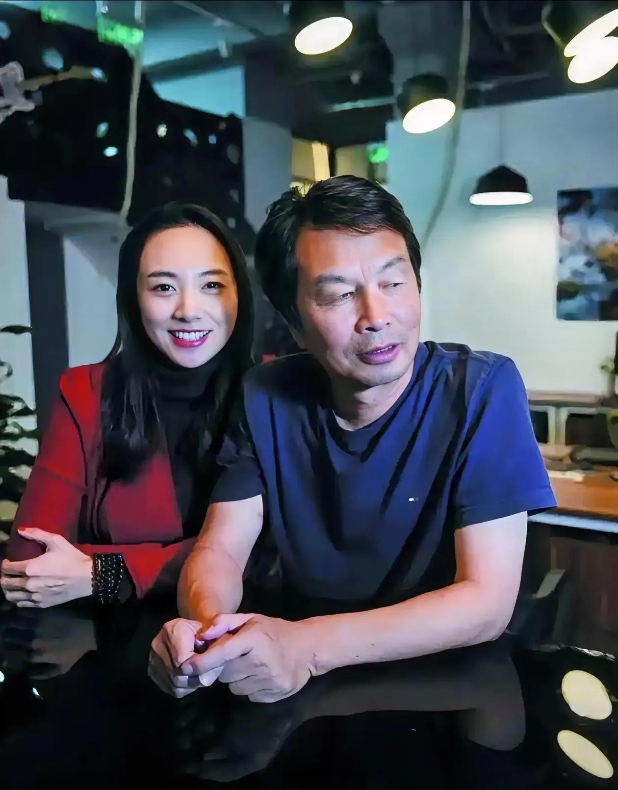 刘震云曾告诫女儿：“女人必须现实一点，没有任何一个男人跟你结婚，是为了给你幸福