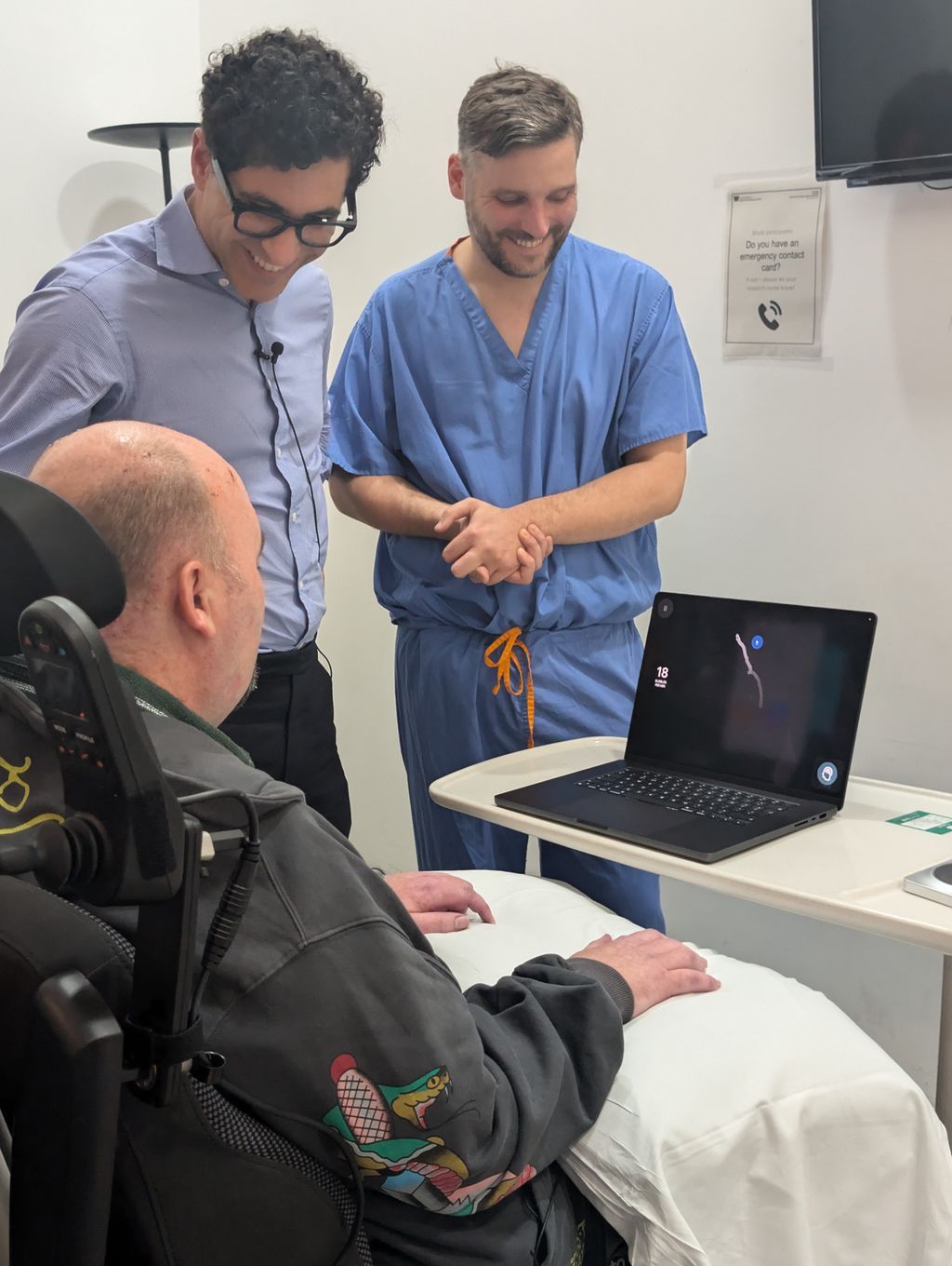 10月27日,马斯克的脑机接口公司Neuralink和英国伦敦大学学院医院联合宣