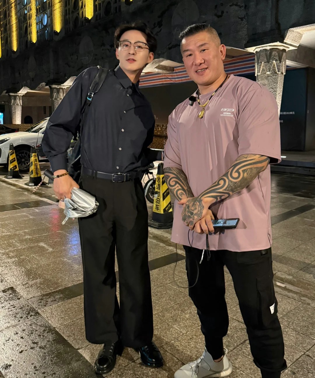 又被陈馆长狠狠地上了一课！不得不说，陈馆长真是个实在人，从直播吃饭的镜头