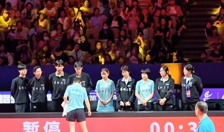 深大园长加班，孩子们都好乖！今天上午，深大第五盘由莎莎出战。居间暂停的时候，孩子