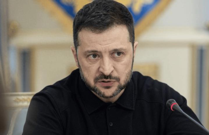 泽连斯基这次真的把底牌亮出来了，他在全世界面前划出了一道极具冲击力的红线。他