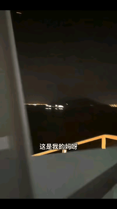 今天凌晨1时许，阿联酋富查伊拉的美国海军基地遭到伊朗两枚导弹打击。阿联酋部队