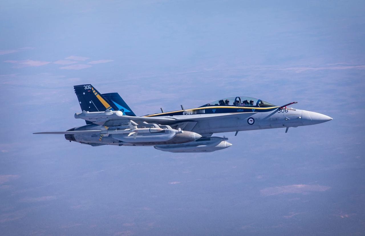 澳大利亚空军（RAAF）第6中队EA18G特殊涂装机空对空摄影好图军用飞机信息