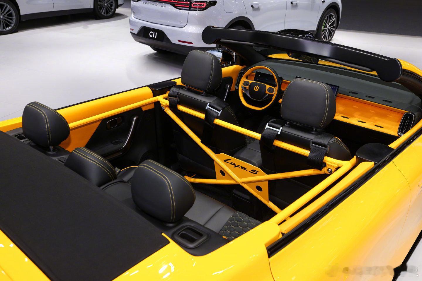 零跑Lafa5开启轿跑10万级时代家人们谁懂啊！10万级别就能拿下无框车门纯电轿