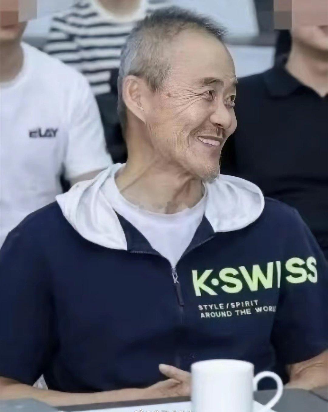 王石现身万科校友会，聊得很开心，精神饱满